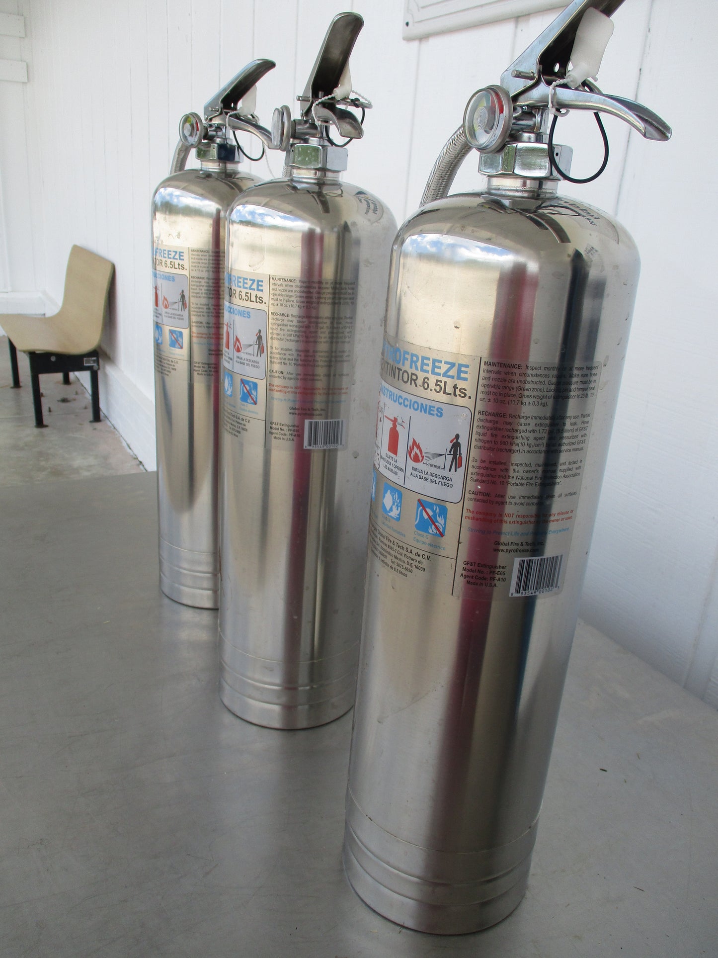 Global Fire & Tech PF-E65, PyroFreeze Extinguisher, CLASS K, New-Old Stock #8072