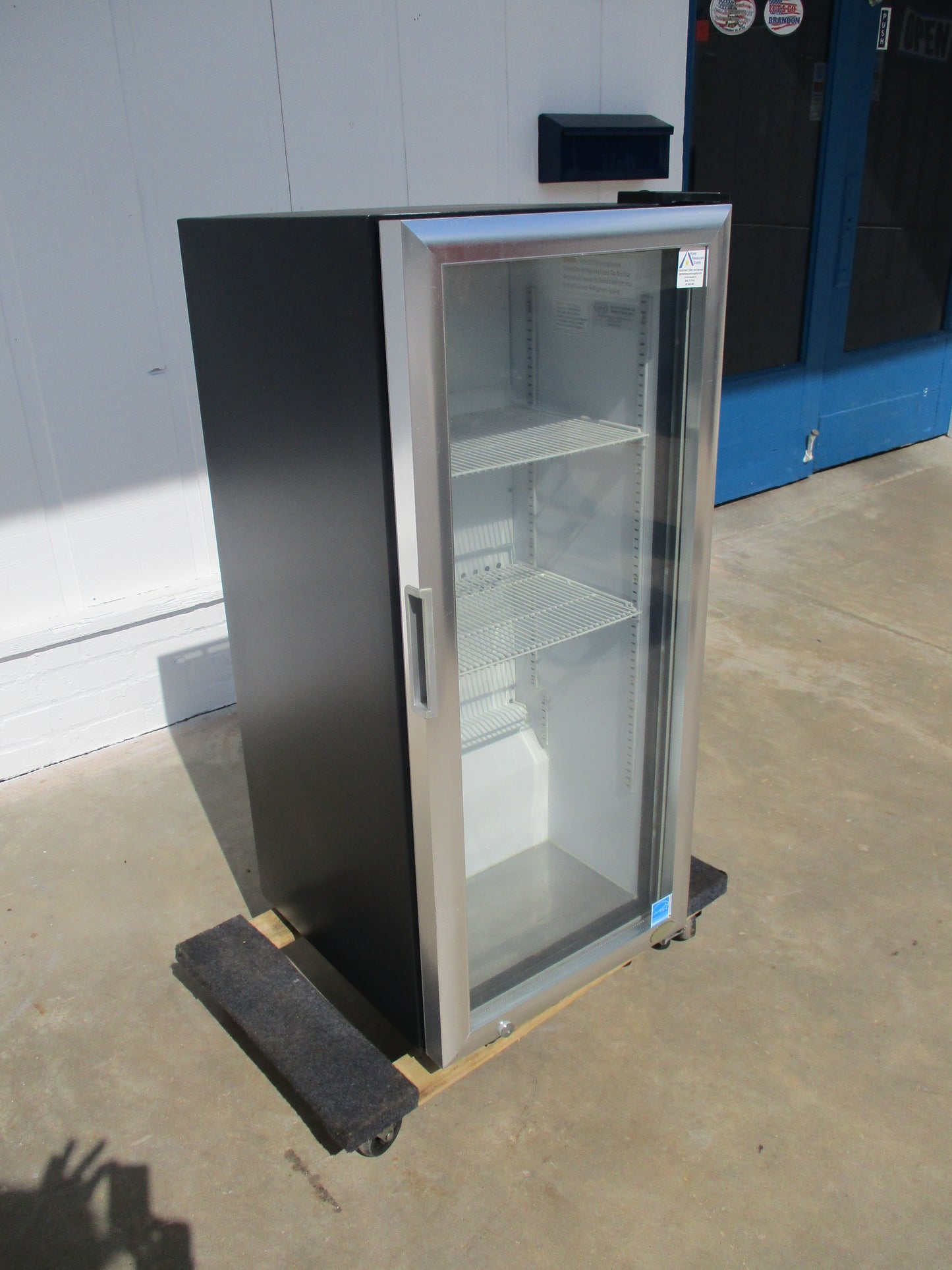 2018 IDW display refrigerator #G4-H0234B, 110-120v, PH 1, TESTED #8084