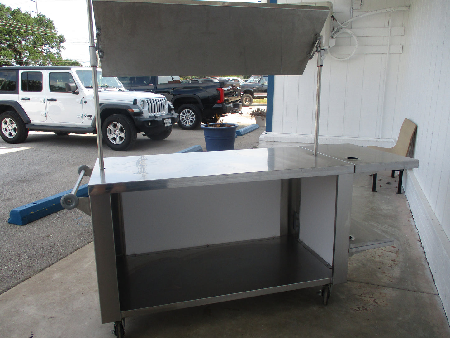 Mod-U-Serve MCT-BRKC Mobile Breakfast Cart with Snack Rack Display, #8253