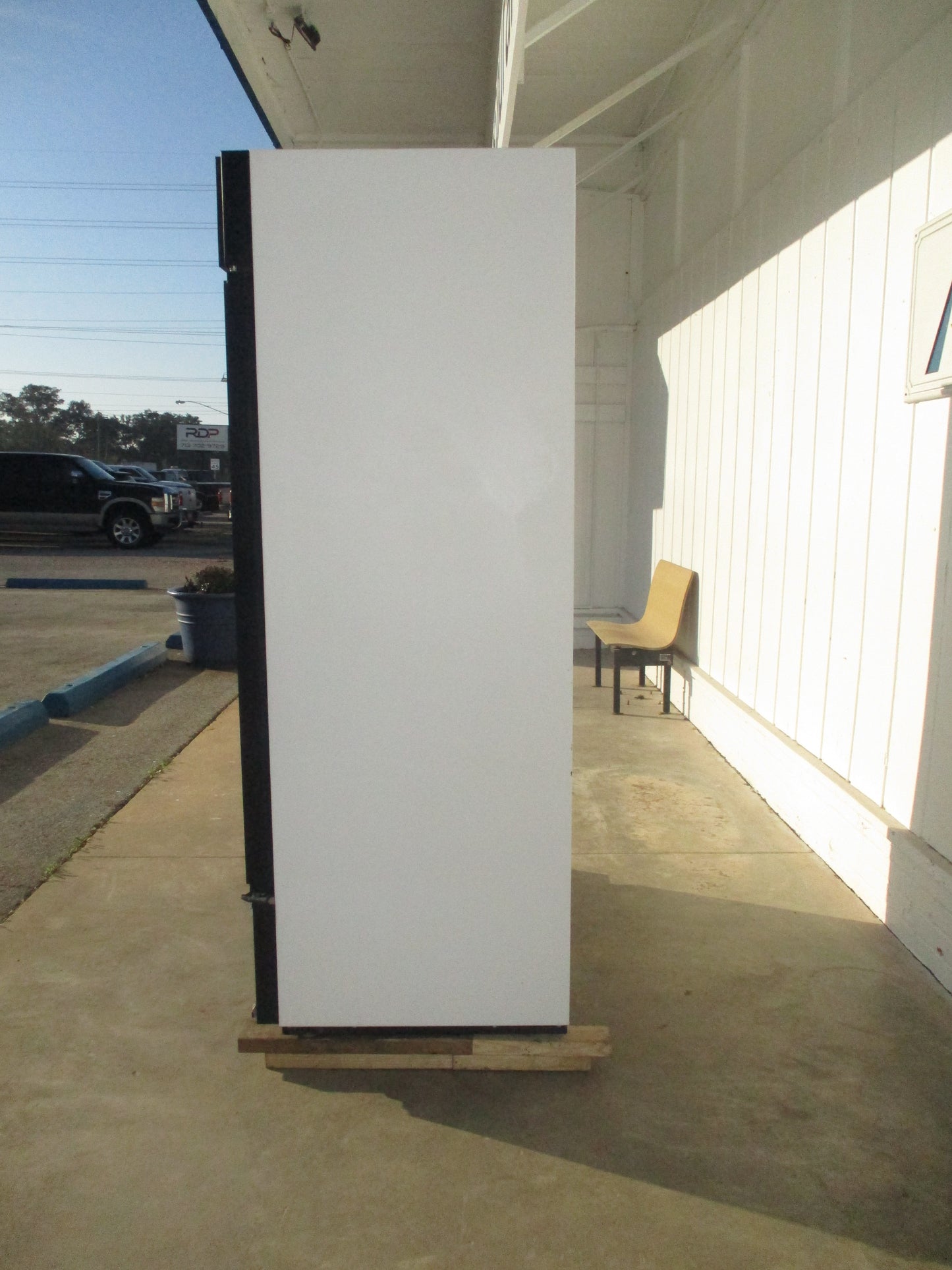 True GDM-49-LD, 54 1/4"W Refrigerated Glass Door Merchandiser, TESTED, #8300