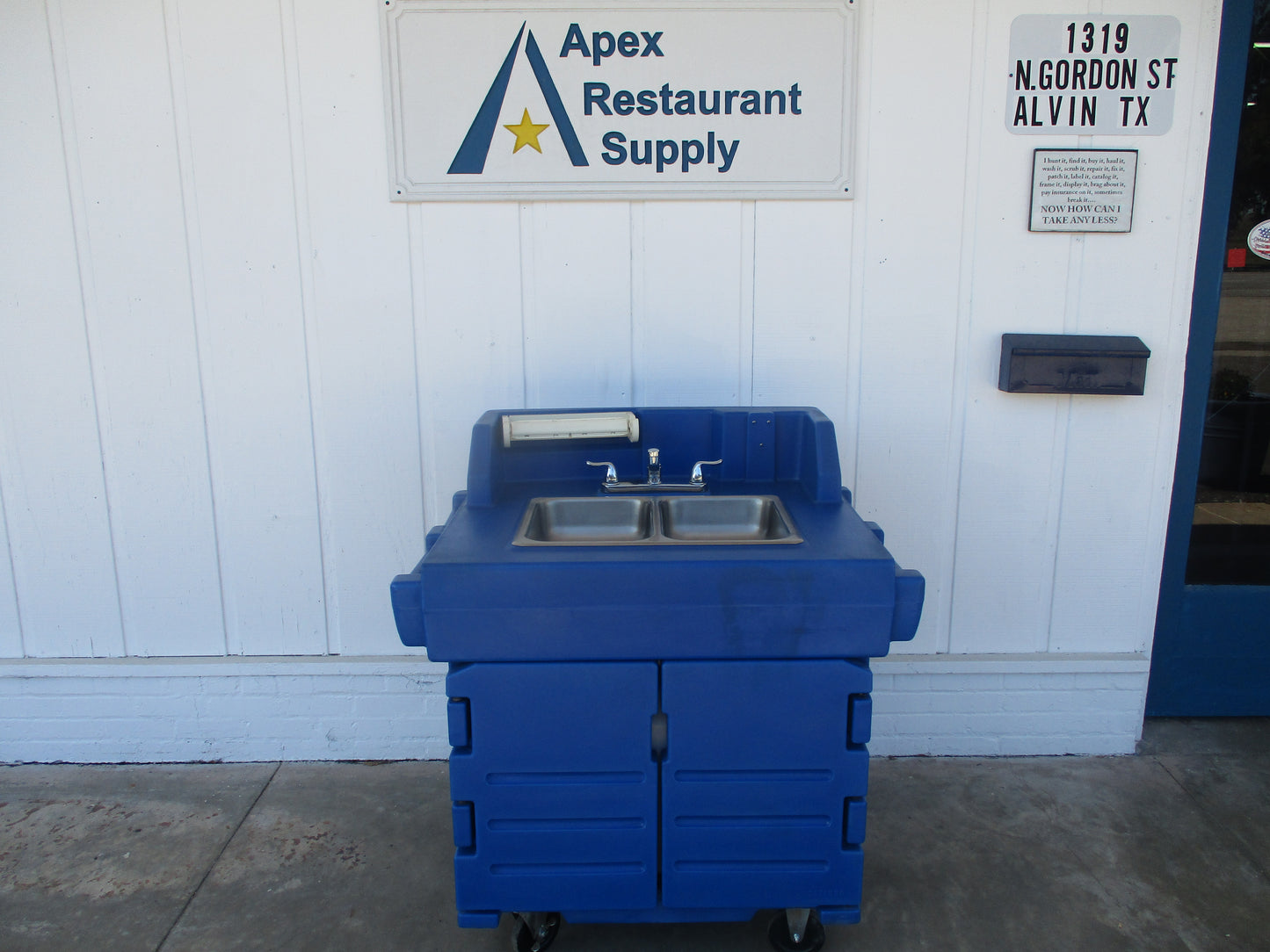 Cambro KSC402 Blue CamKiosk Portable Self-Contained Hand Sink, 120v, PH1, #8330