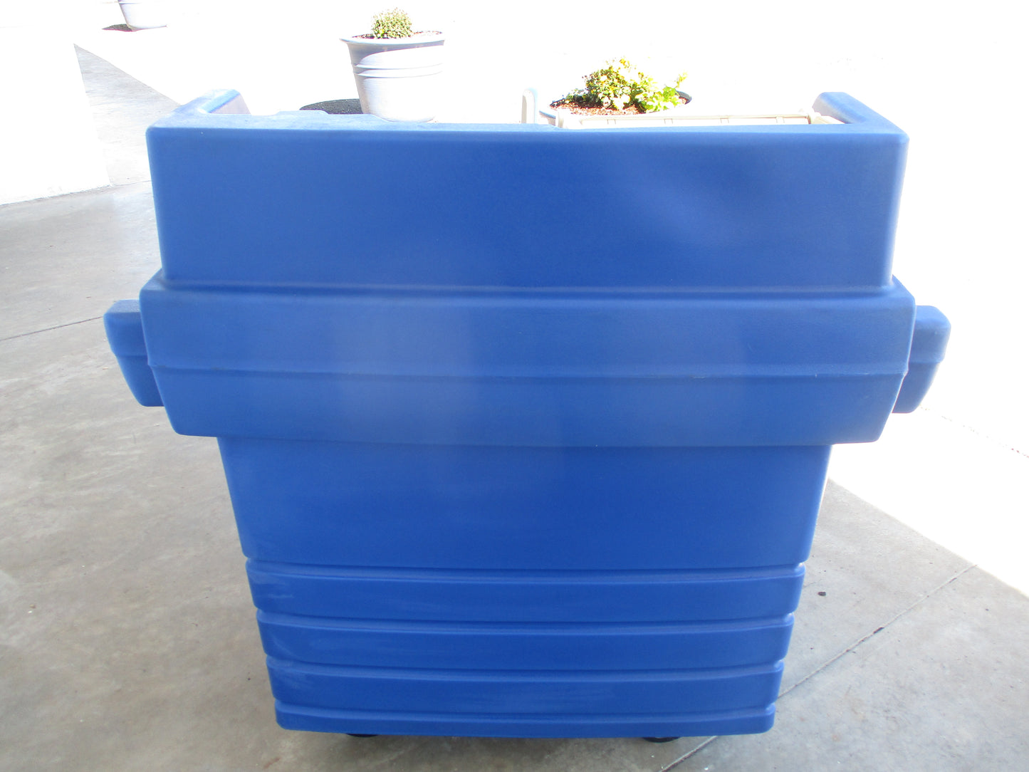 Cambro KSC402 Blue CamKiosk Portable Self-Contained Hand Sink, 120v, PH1, #8330