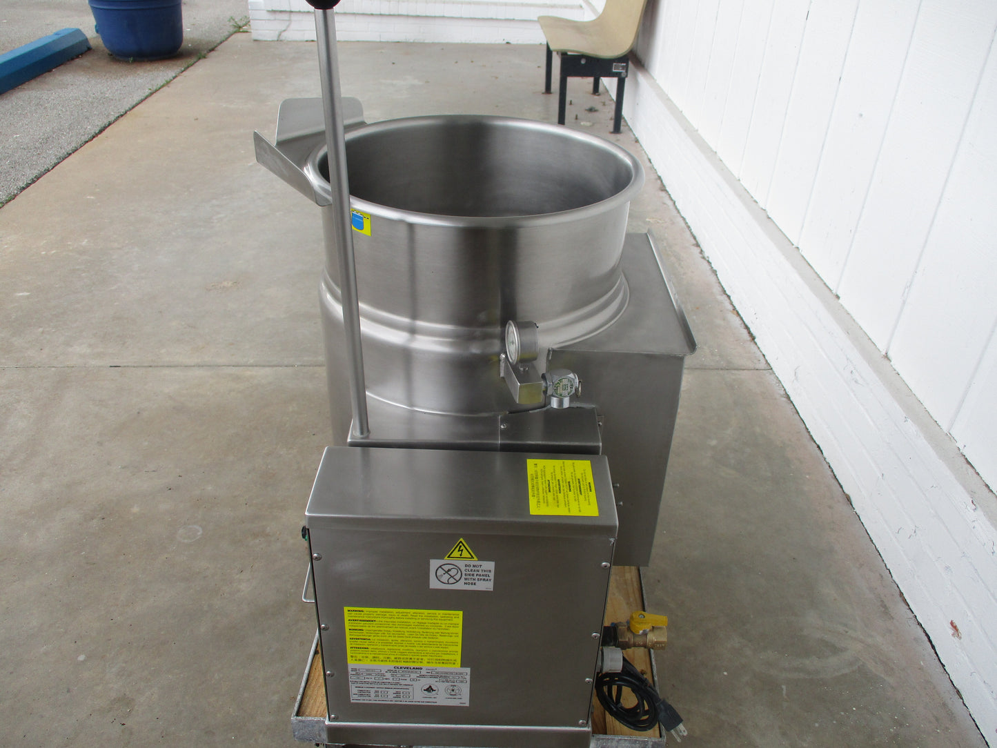 Cleveland KGT12T, 12 gal. Steam Kettle - Manual Tilt, 2/3 Jacket, 53,000 BTUs, Natural Gas, TESTED, #8420