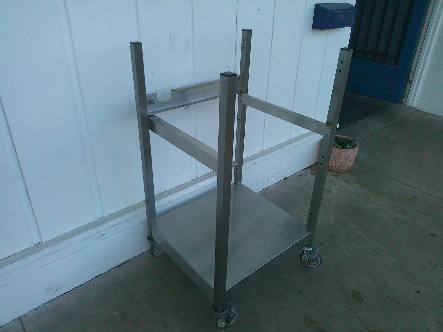 AccuTemp SNH-11-00, Mobile Equipment Stand for Steamers w/ Undershelf, #8599-B