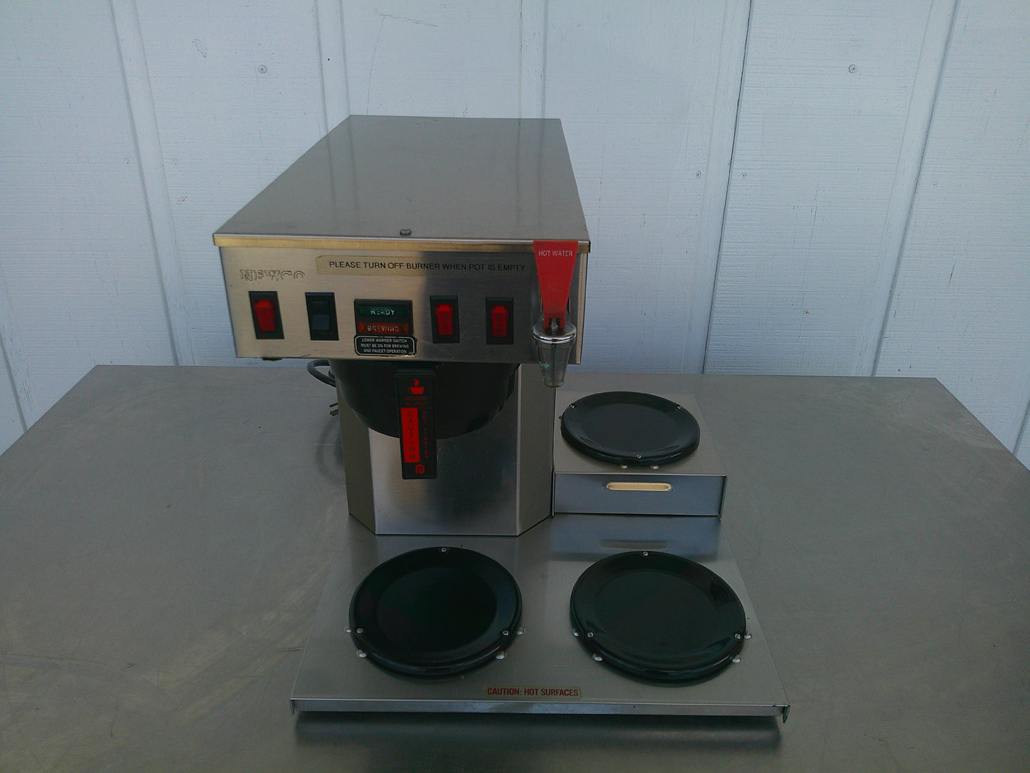 Newco ACE-LP, Automatic Commercial Coffee Brewer, Low Profile, TESTED, #8699-B