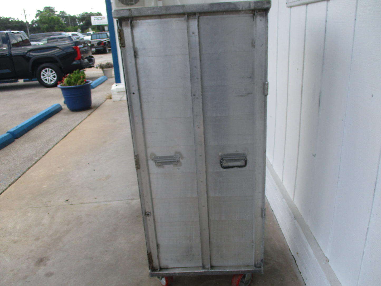 CresCor #150051 Non-Insulated Utility Cabinet, Fits (34) Full sheet pans, #8945