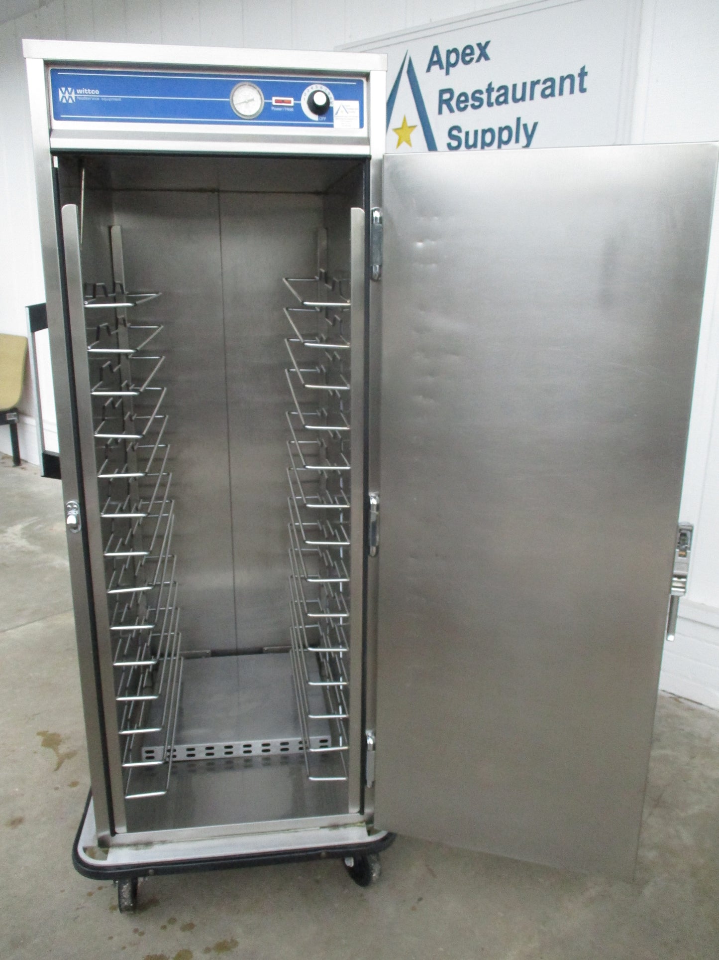 Wittco 1826-15BC Mobile Food Warmer, 26"W x 31"D x 66"H, 120v, PH1, TESTED, #9063