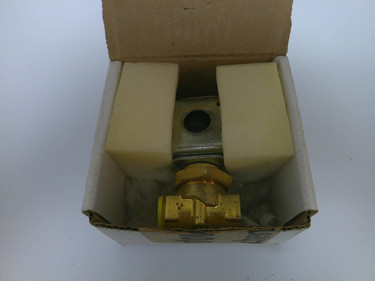 Cleveland 222231, Fill Solenoid Valve, 1/4" NPT, New-Old Stock, #9133