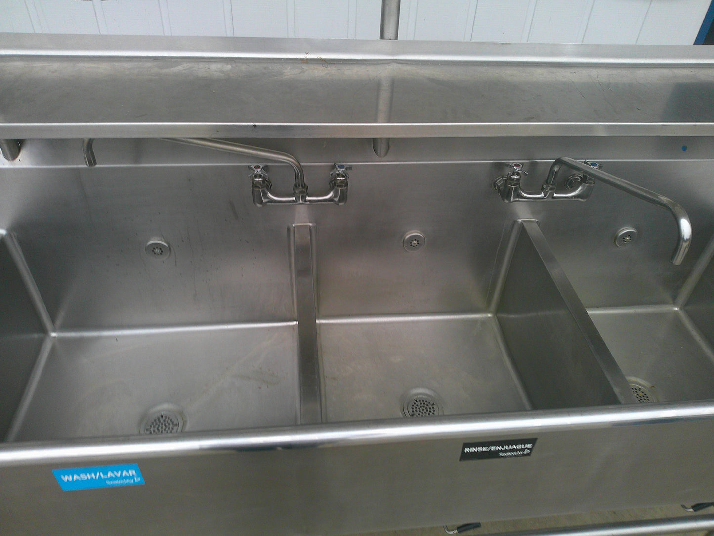 Stainless Steel Wash Table w/ 3-Comp Sink, Disposal System & Storage, TESTED, #9356c