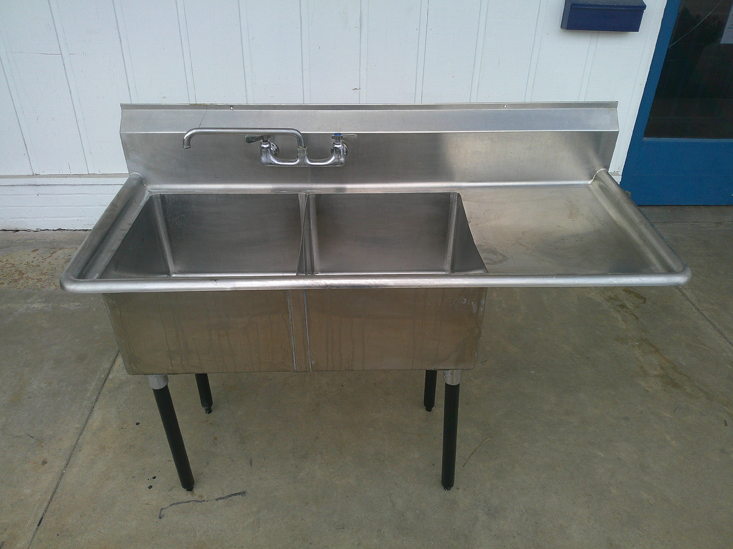 Stainless Steel Commercial 2-Compartment Sink with Right-Side Drainboard, #9465c