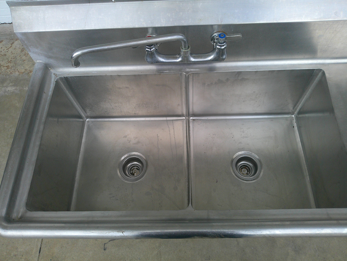 Stainless Steel Commercial 2-Compartment Sink with Right-Side Drainboard, #9465c