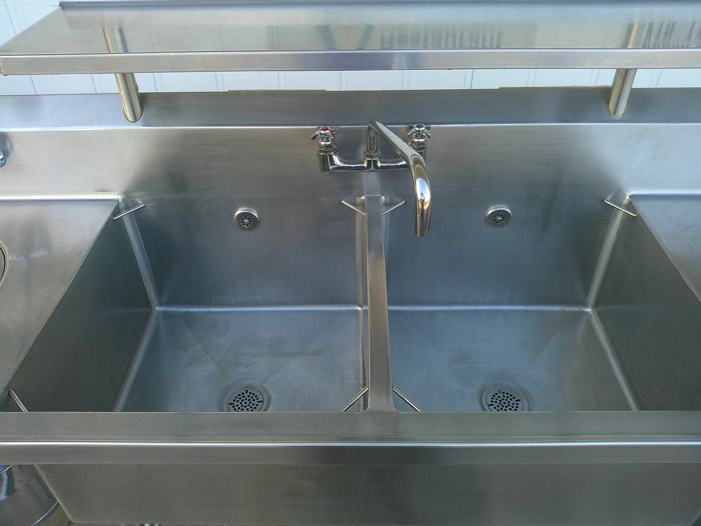 Stainless Steel Wash Table w/ 2-Comp Sink, Disposal System & Storage, TESTED, #9352c