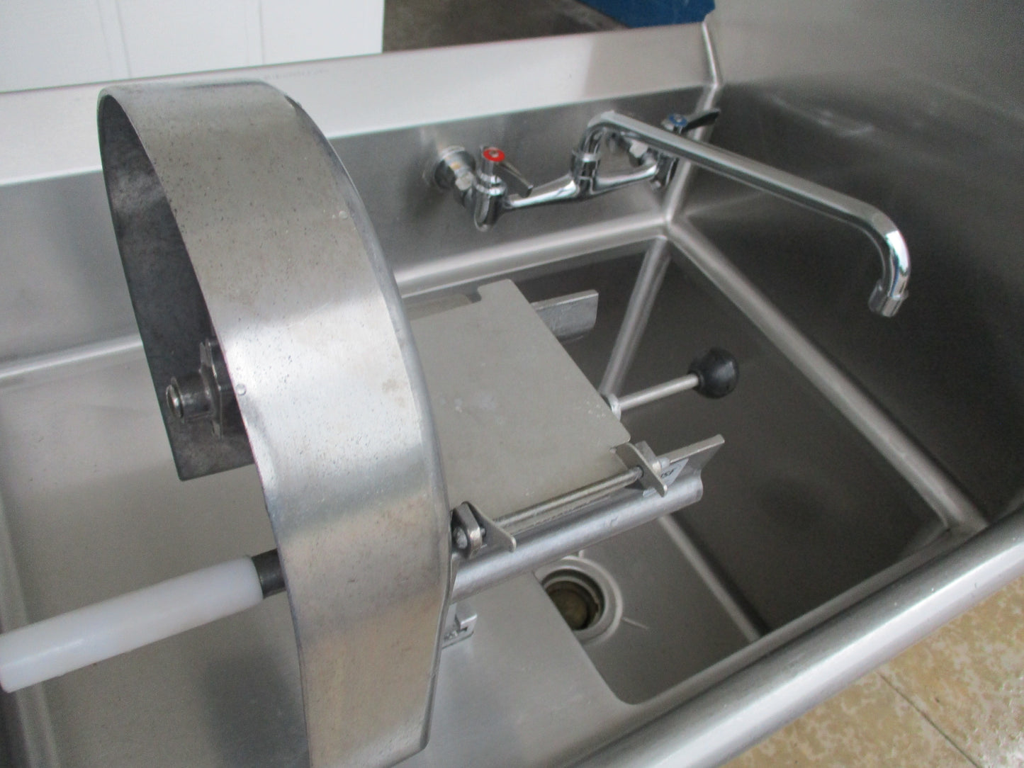 Stainless Steel 3+1 Comp. Sink w/ drainboards & Slicer, Bowls 15" x 18" x 14", #8874