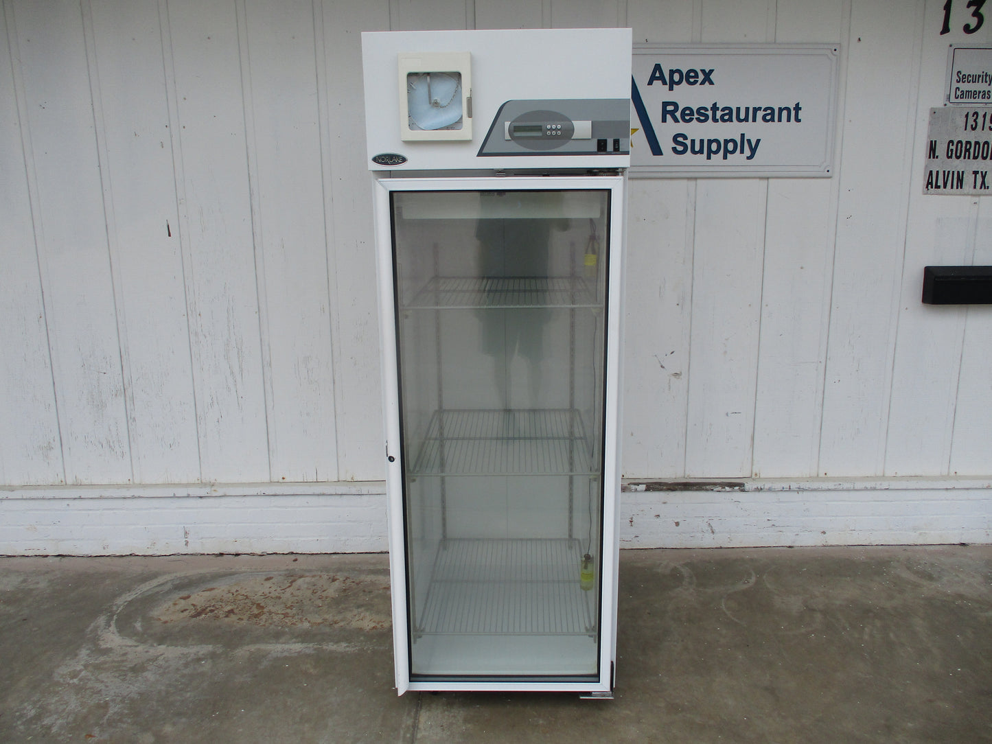 Nor-Lake #NSBR241WWG/0 Refrigerator, 24 cu. ft. with casters, Glass Door, 115V/60Hz/1PH, #7810