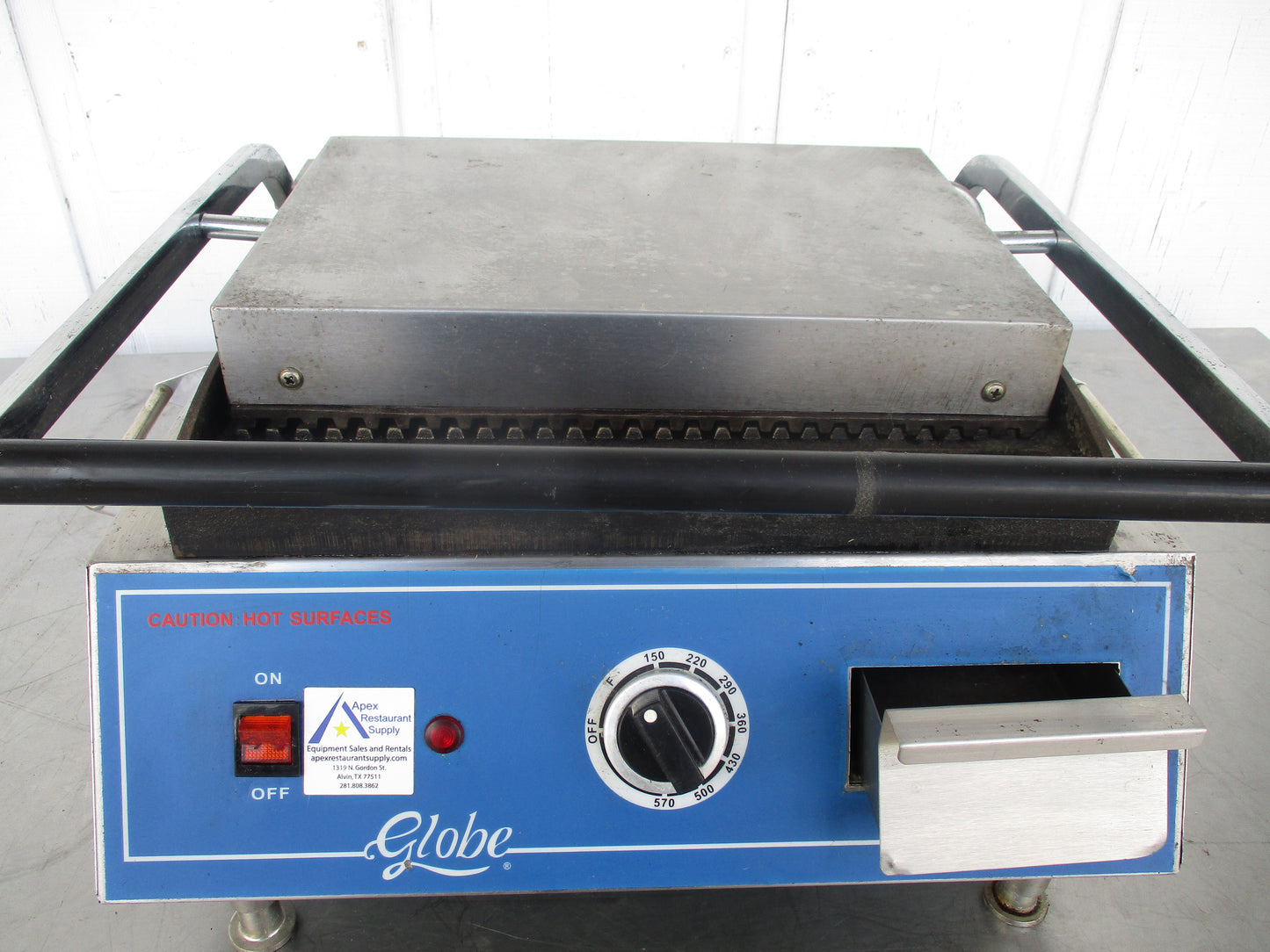 Globe Bistro Panini Grill Grooved Plates Model- PG14 120v #5394